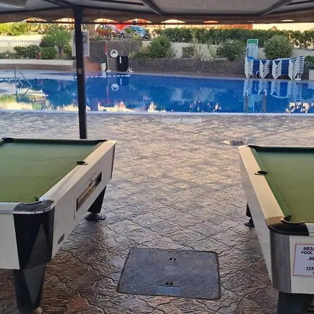 Daire Spacious 3-bedroom Apartment, Ac, Priv Parking, Heated Pool & Ocean View In Castle Harbour, Arona