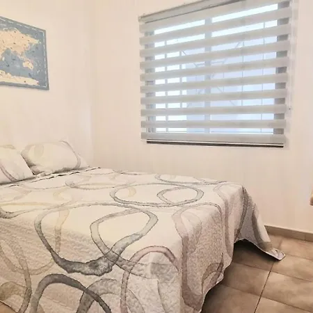 Daire Spacious 3-bedroom Apartment, Ac, Priv Parking, Heated Pool & Ocean View In Castle Harbour, Arona