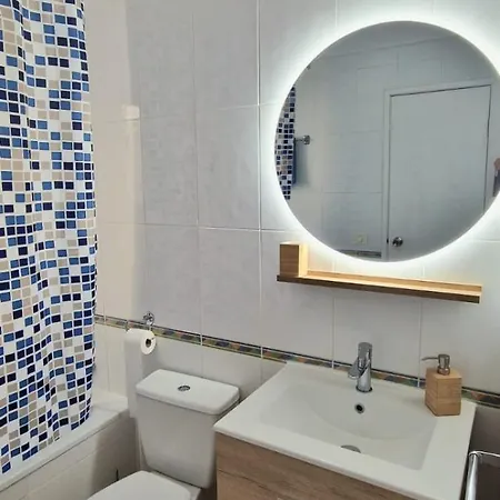 Spacious 3-bedroom Apartment, Ac, Priv Parking, Heated Pool & Ocean View In Castle Harbour, Arona Daire *