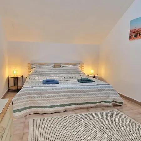 Daire Spacious 3-bedroom Apartment, Ac, Priv Parking, Heated Pool & Ocean View In Castle Harbour, Arona Los Cristianos (Tenerife)