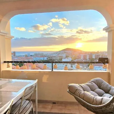 Spacious 3-bedroom Duplex With Heated Pool & Ocean View In Castle Harbour, Arona Appartamento Los Cristianos (Tenerife)